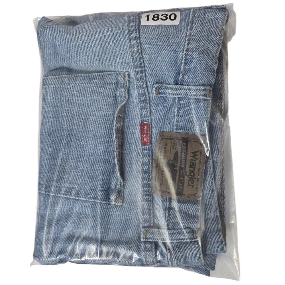 Wrangler Denim Shorts 44 Blue Mens Light Wash Stretch 5-Pocket‎ *READ*